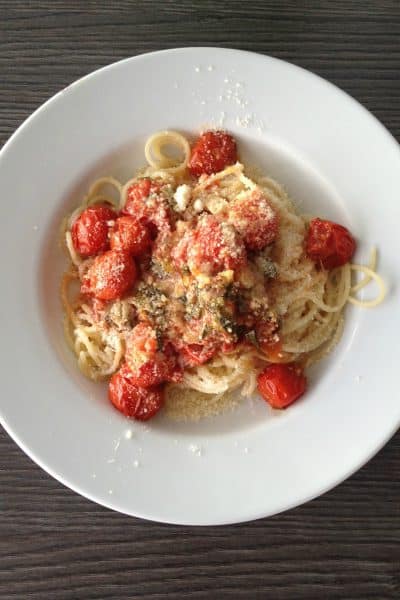 Spaghettis tomates cerises et ciboule