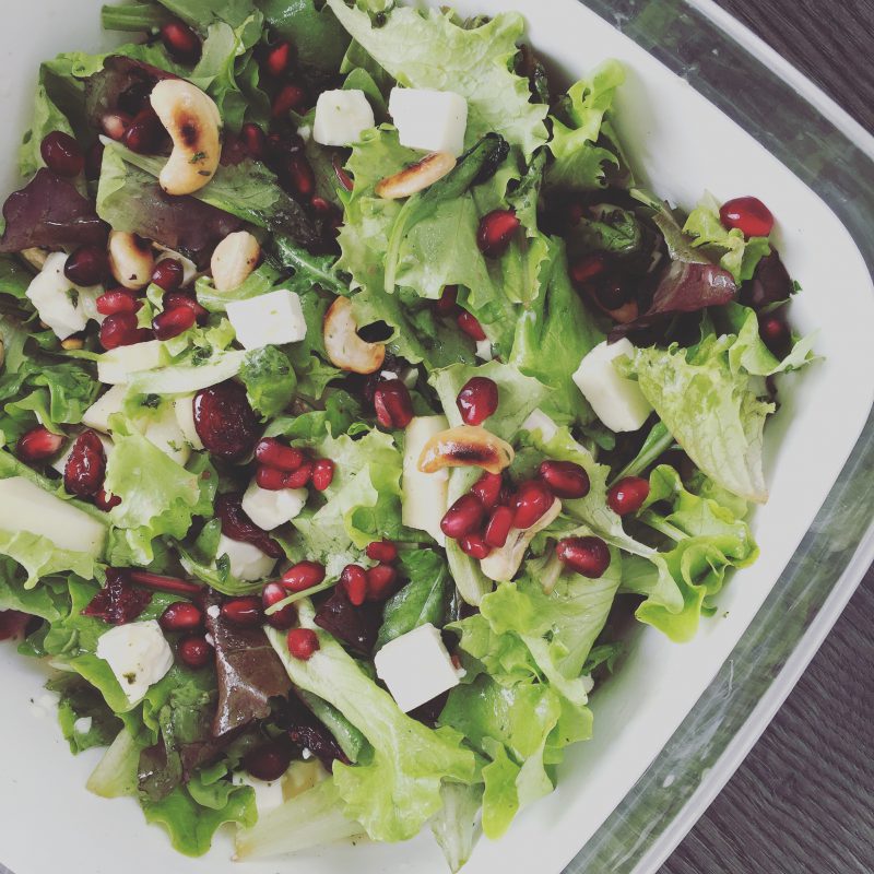 Salade feta grenade cajou – végétarien