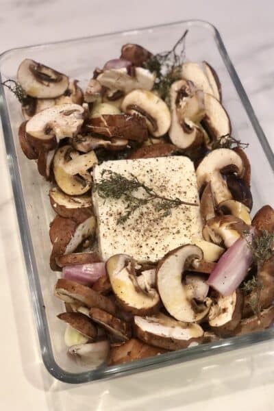 Préparer des pâtes express feta et champignons