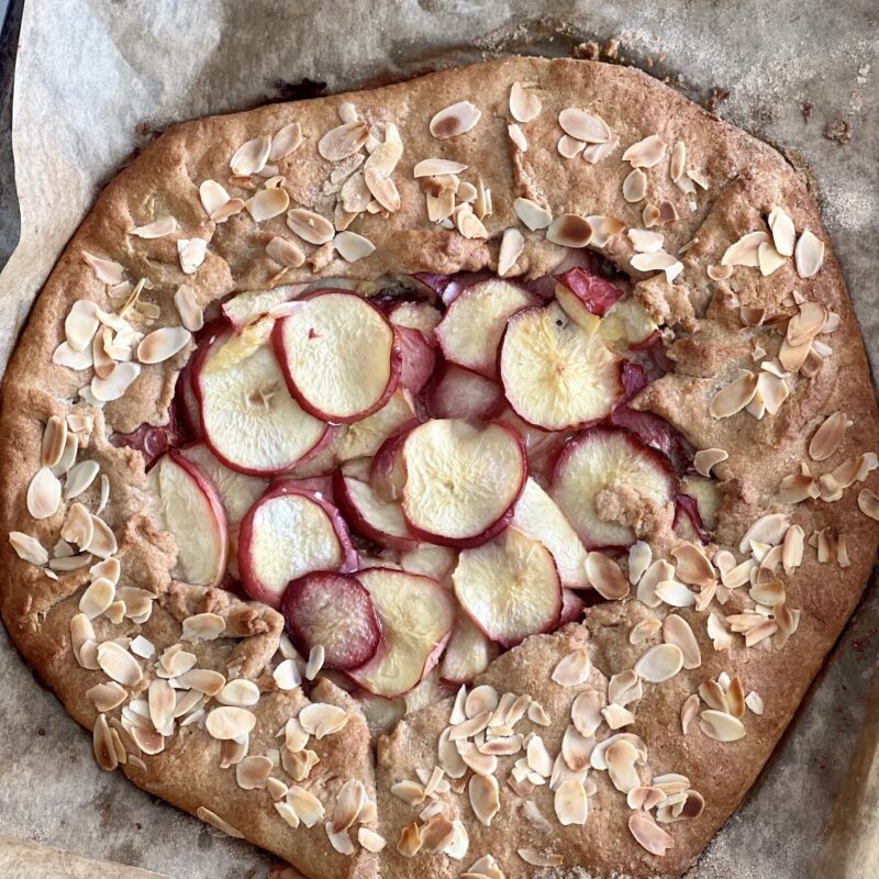 Galette rustique aux nectarines et amandes