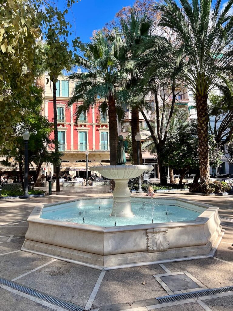 Costa blanca en automne fontaine elche