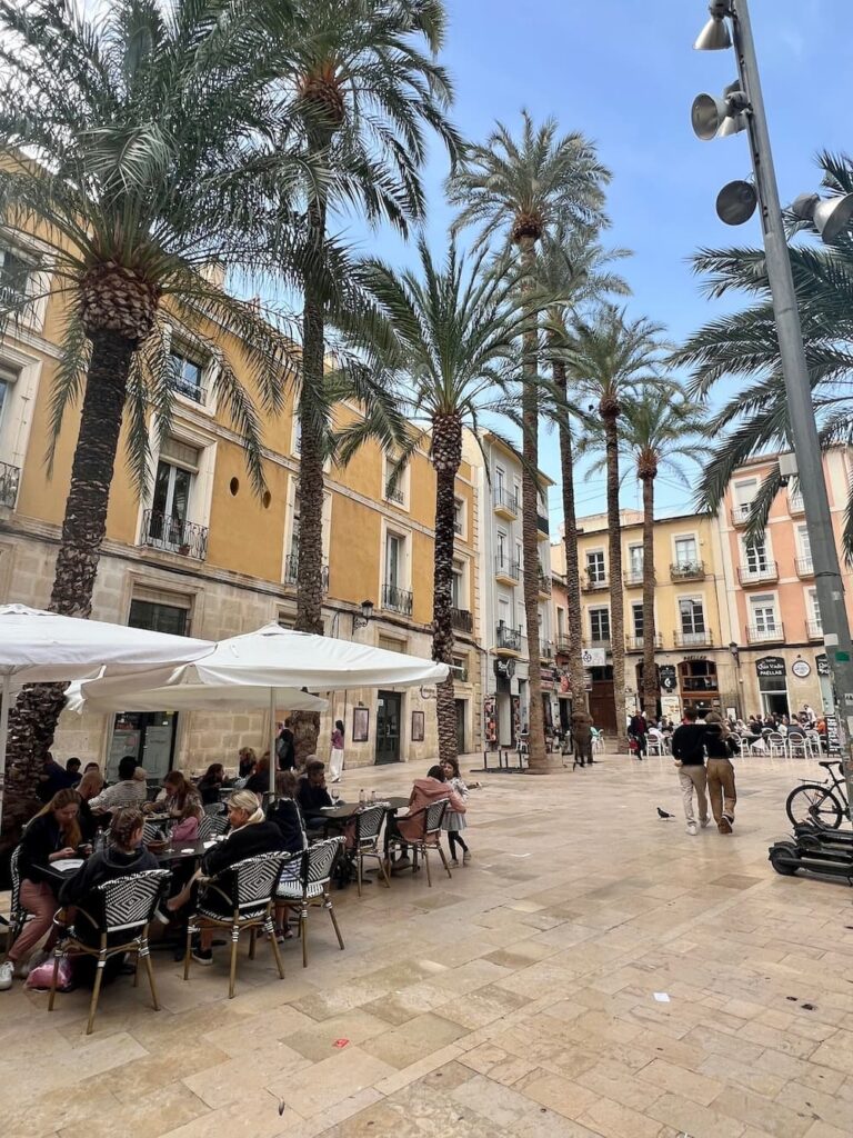 Costa blanca en automne: alicante