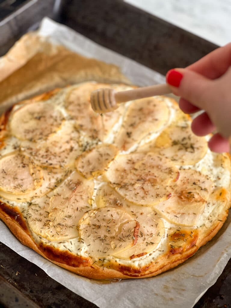 Pizza blanche aux poires